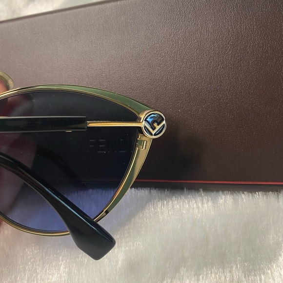 Fendi Sunglasses - Picture 2 of 8